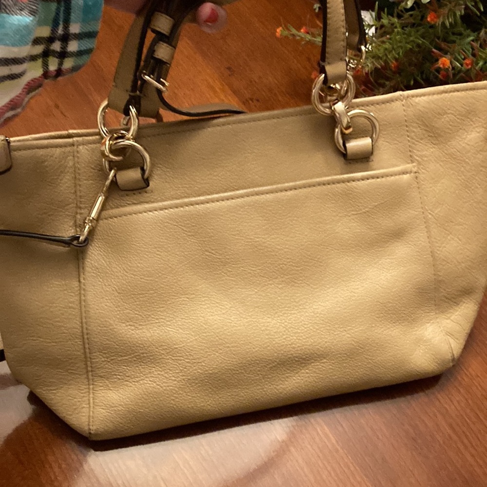 COACH CROSSBODY/SATCHEL. LIGHT TAN. BEIGE INTERIOR. Little ink marks/pocket. EUC - Picture 5 of 16